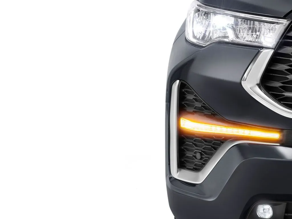 toyota innova IMAGE