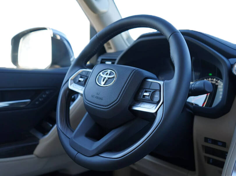toyota land-cruiser IMAGE