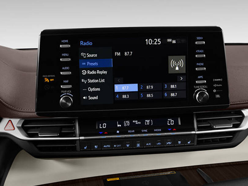 toyota sienna IMAGE
