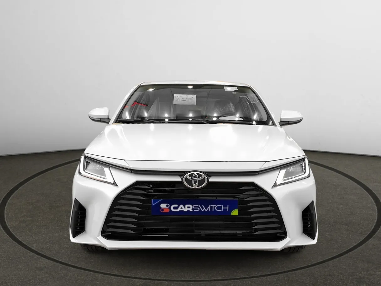 makes.toyota models.yaris IMAGE