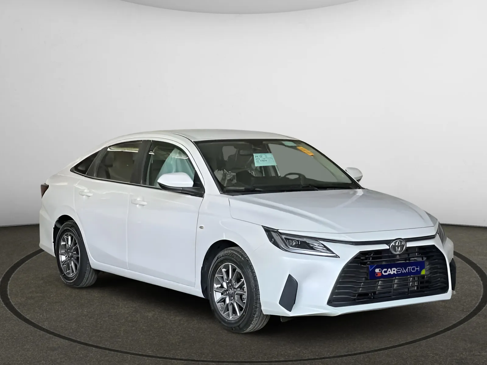 makes.toyota models.yaris IMAGE