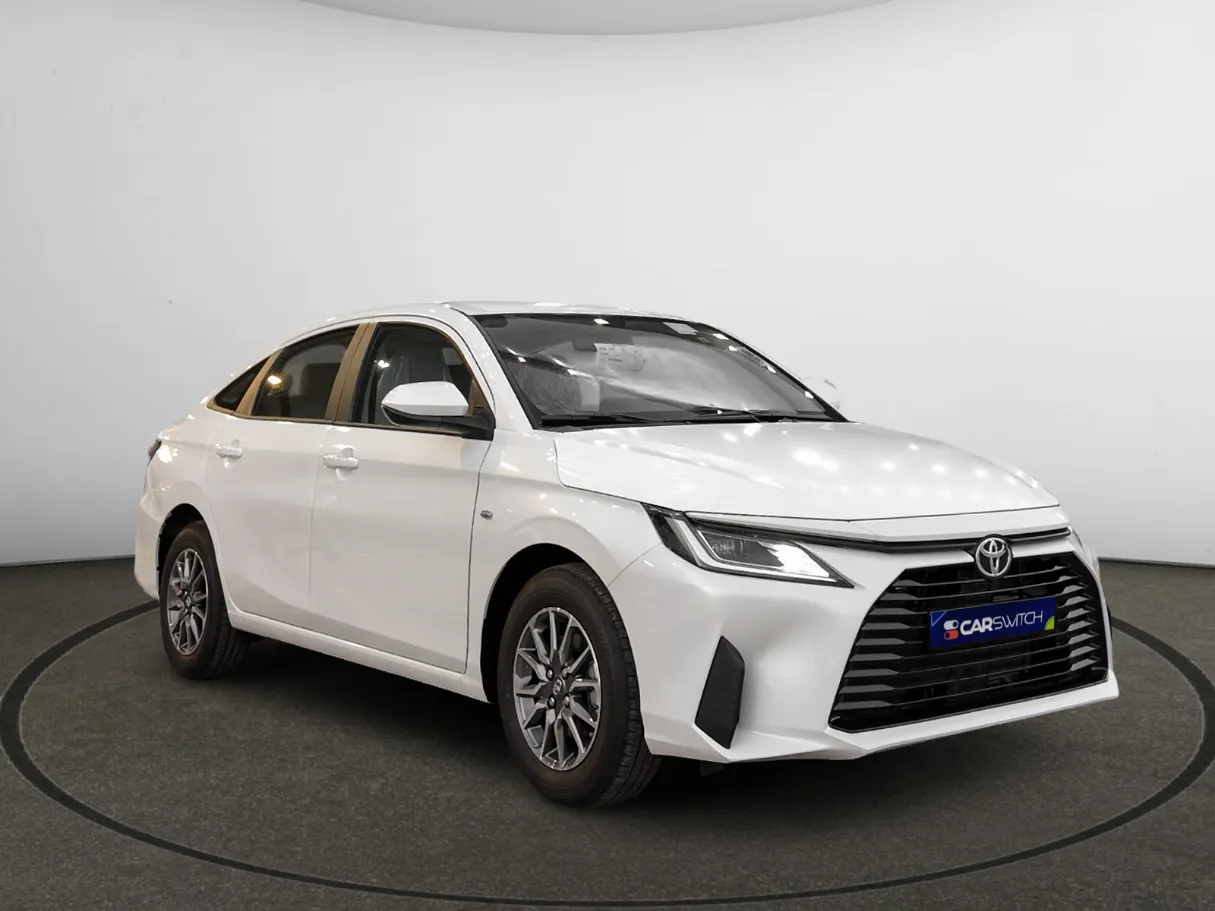 makes.toyota models.yaris IMAGE