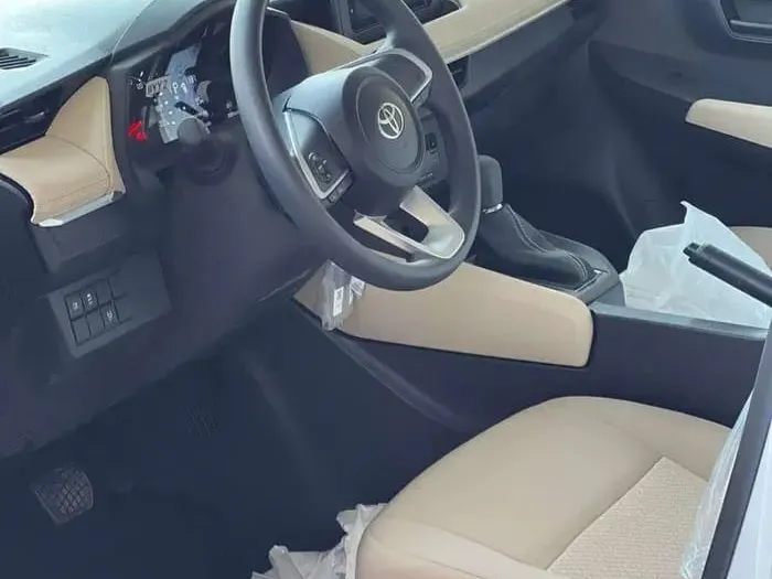 makes.toyota models.yaris IMAGE