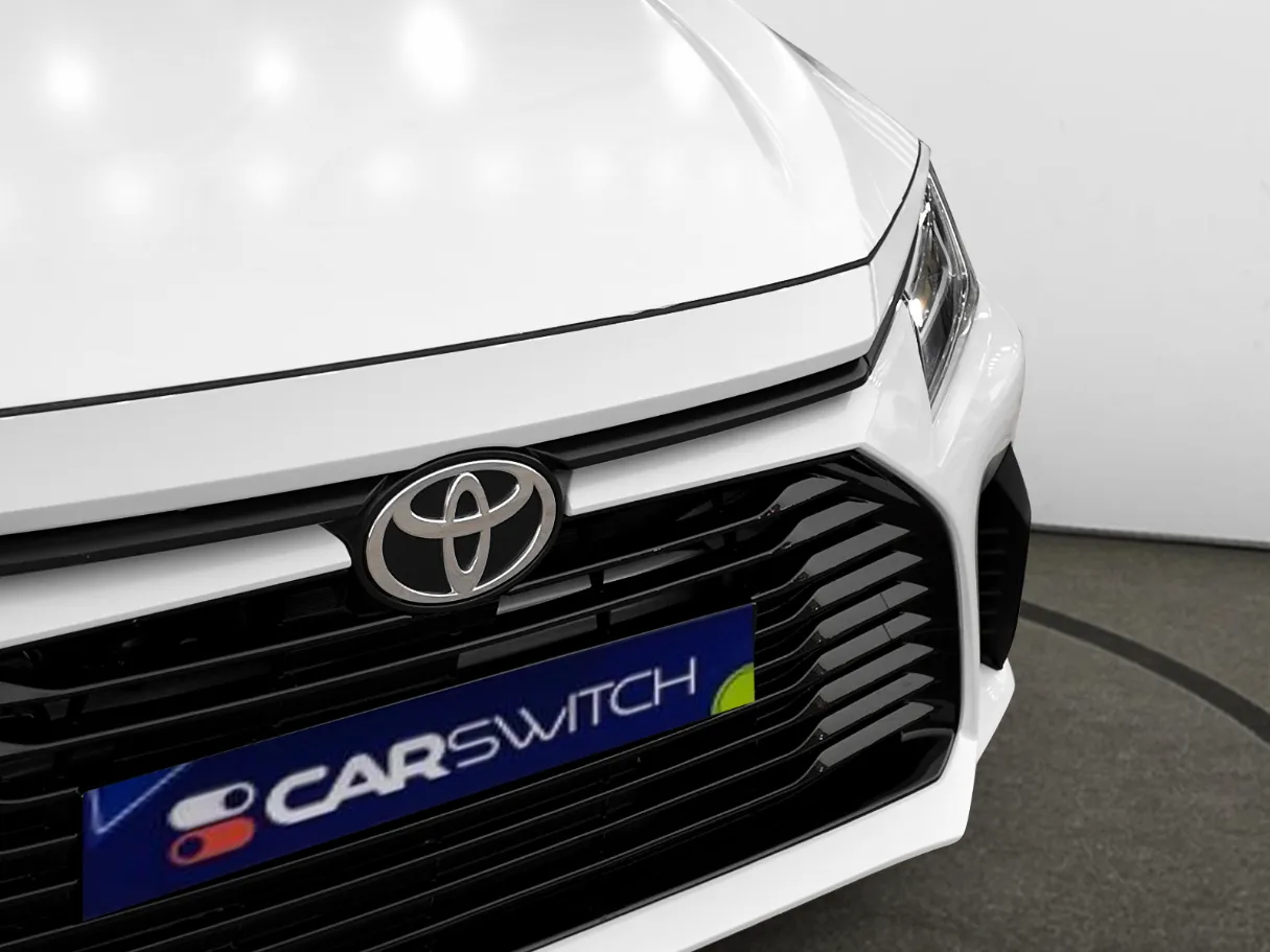 makes.toyota models.yaris IMAGE