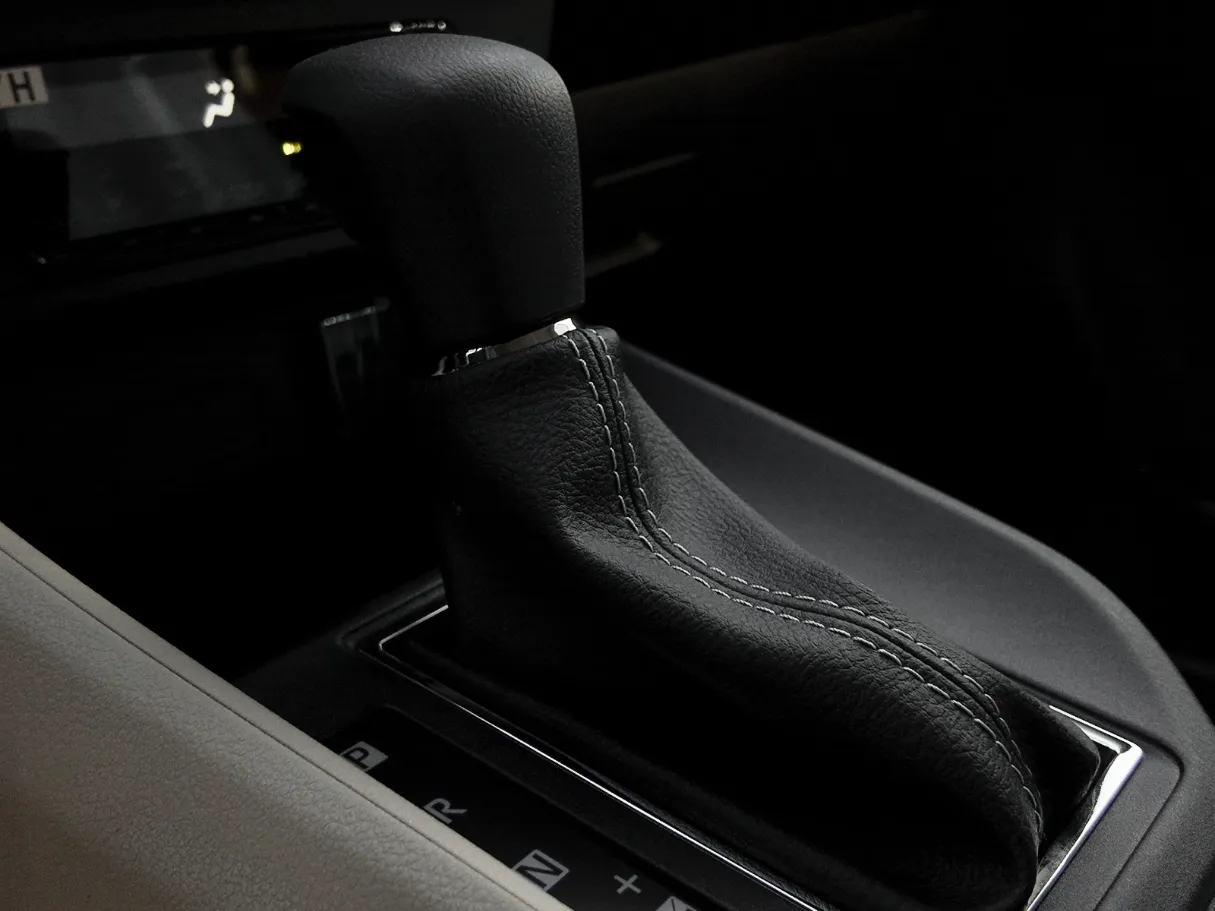 makes.toyota models.yaris IMAGE