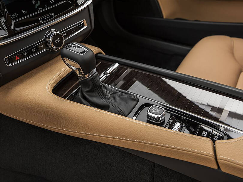 makes.volvo models.s90 IMAGE