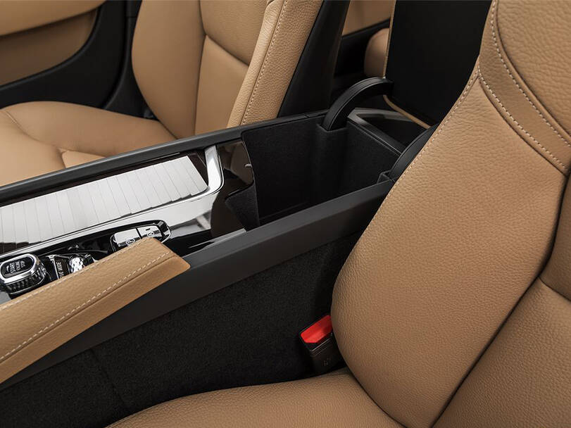 makes.volvo models.s90 IMAGE