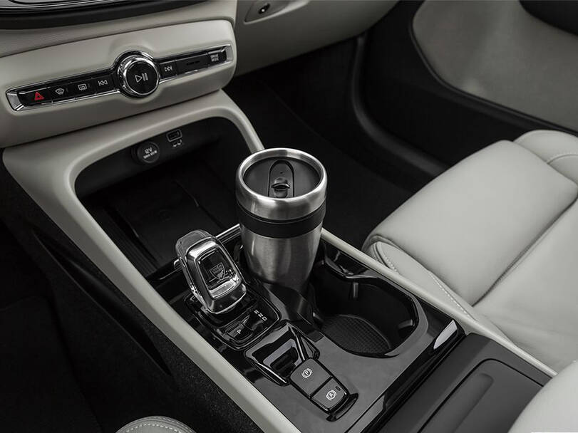 volvo xc40 IMAGE