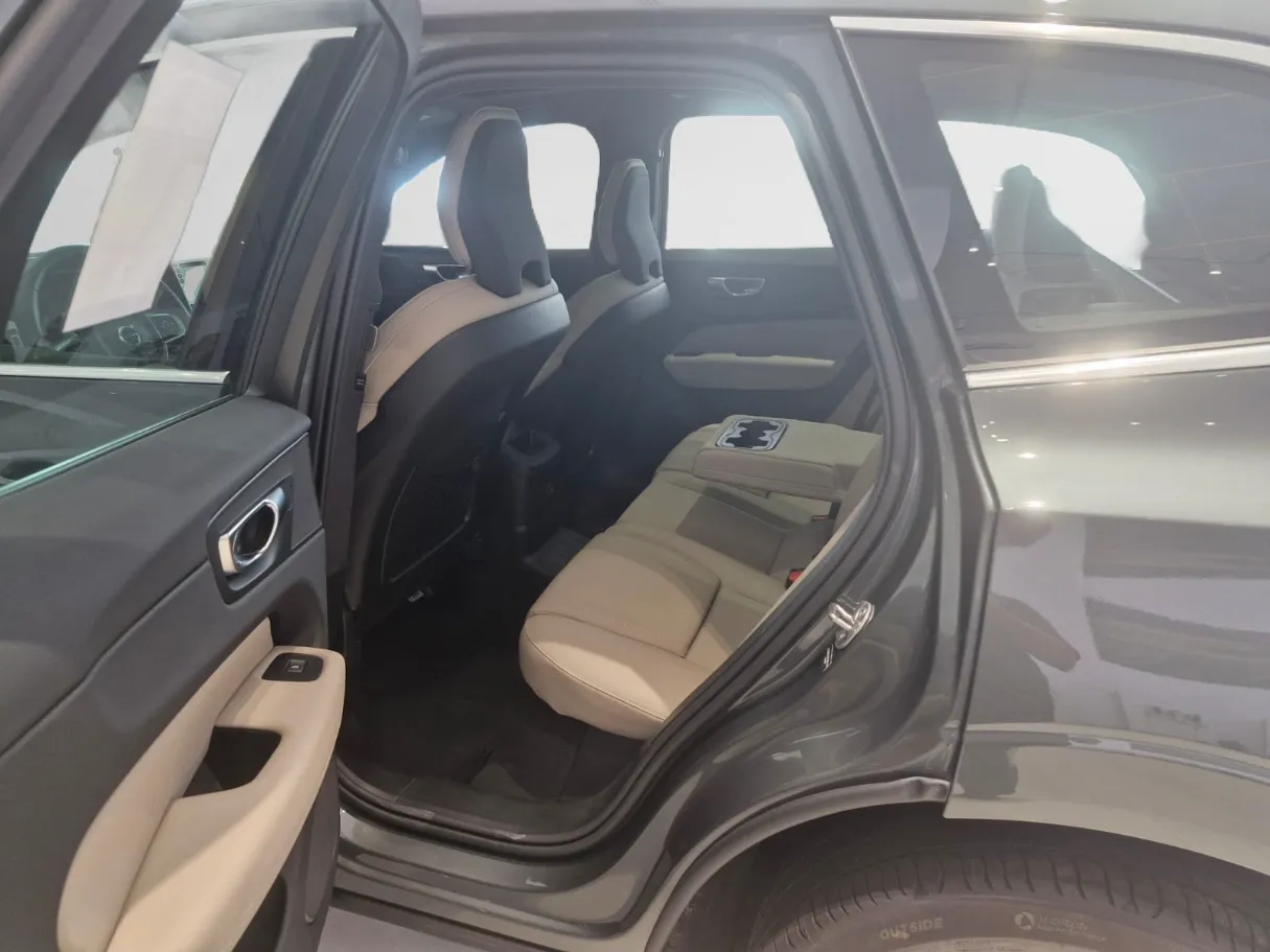volvo xc60 IMAGE