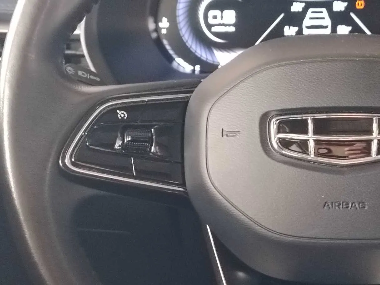 Car image 27