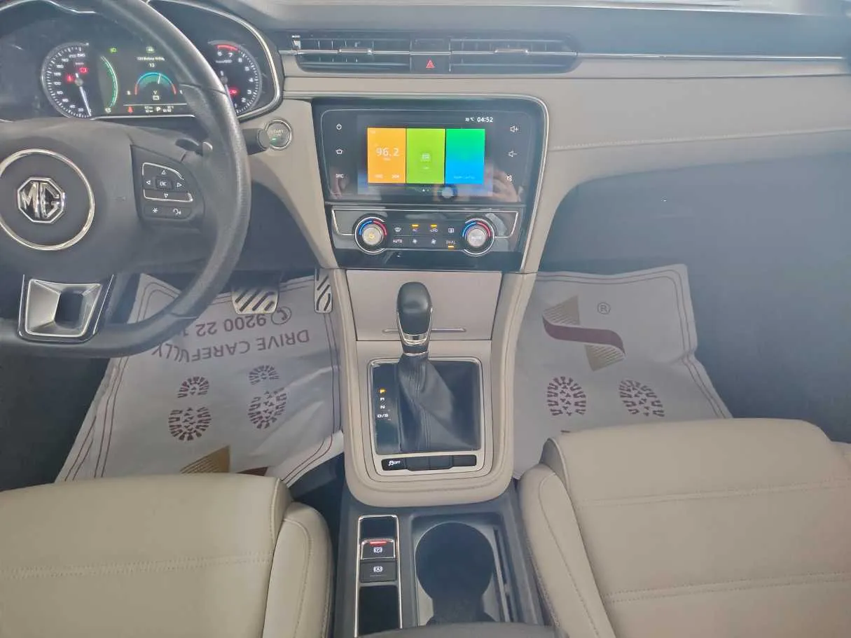 Car image 24