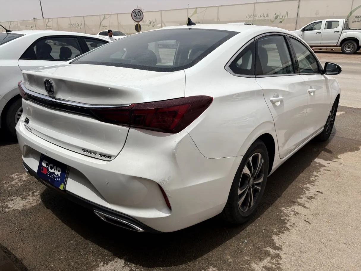 Car image 5
