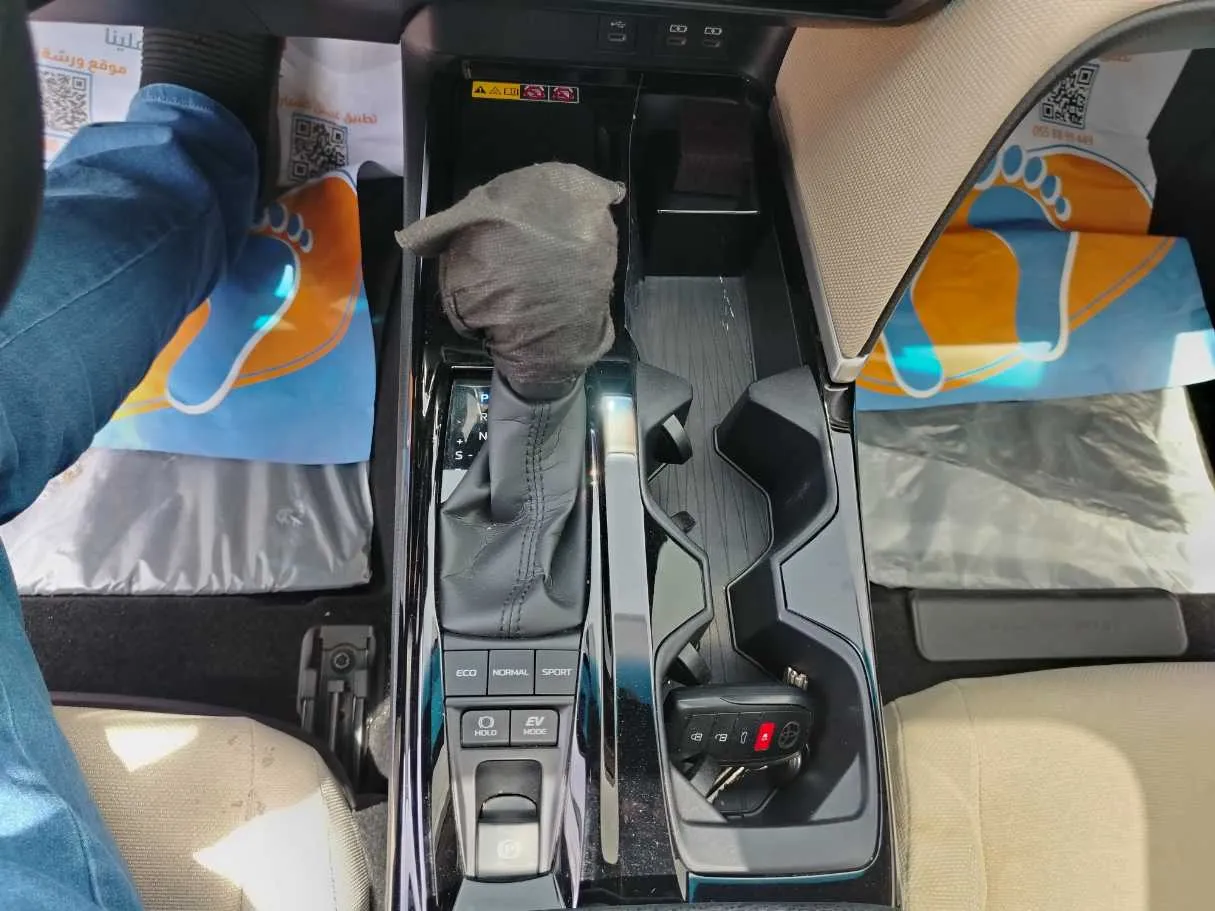 Car image 23