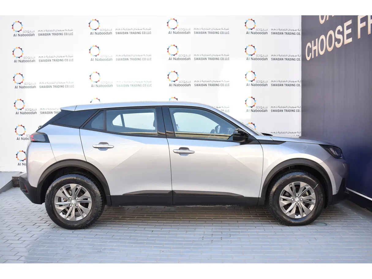 Car image 9