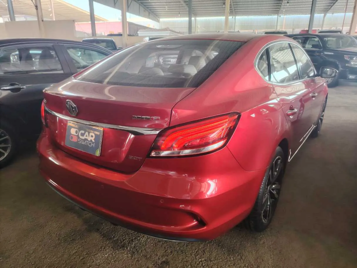Car image 5