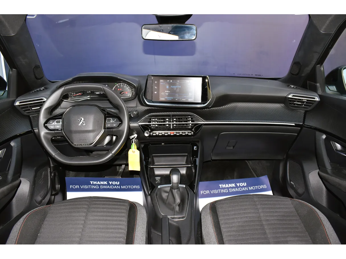 Car image 13
