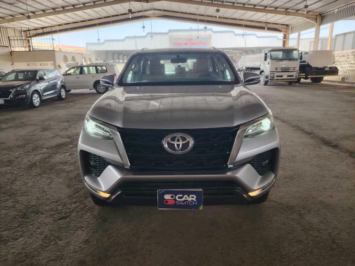 Car image 2