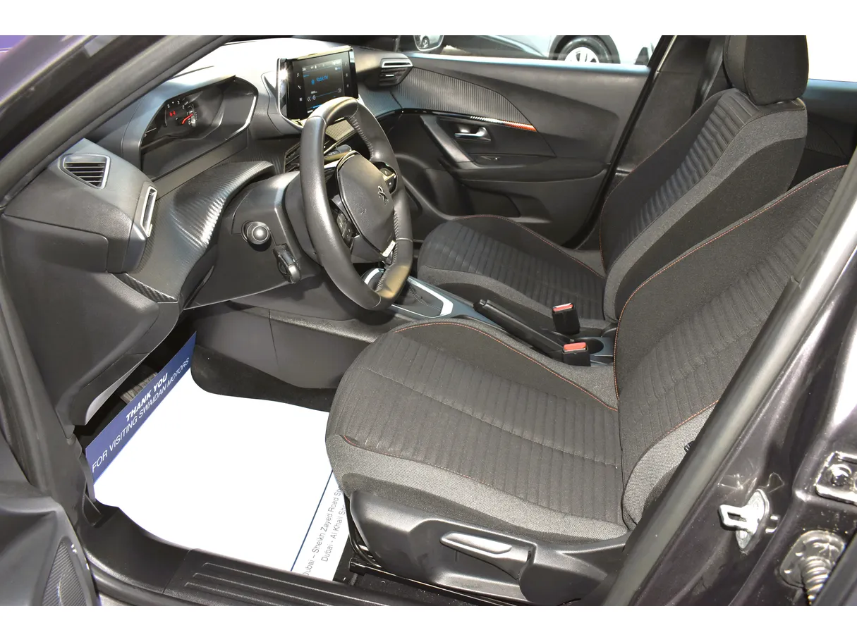 Car image 5