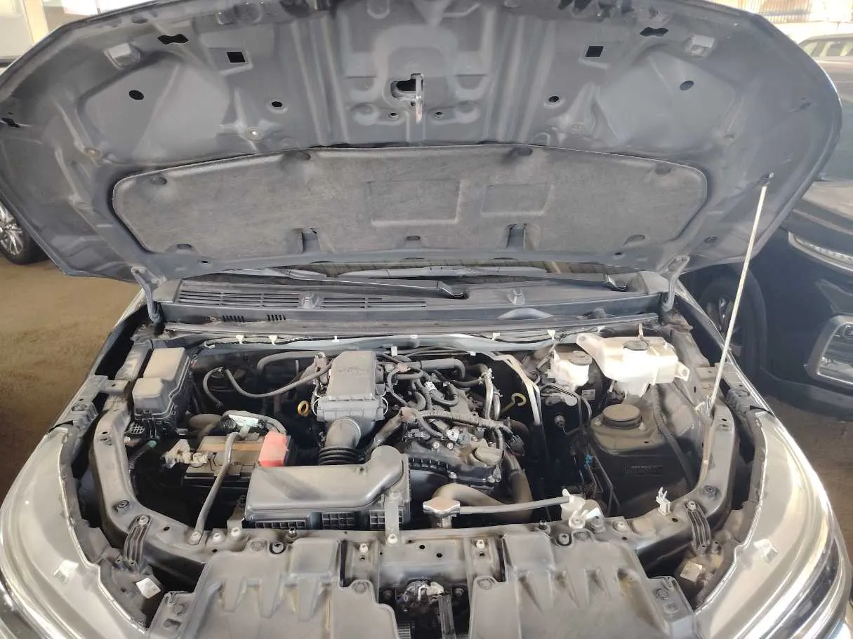 Car image 30