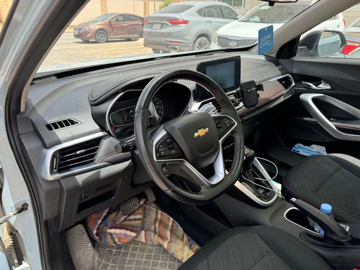 Car image 13