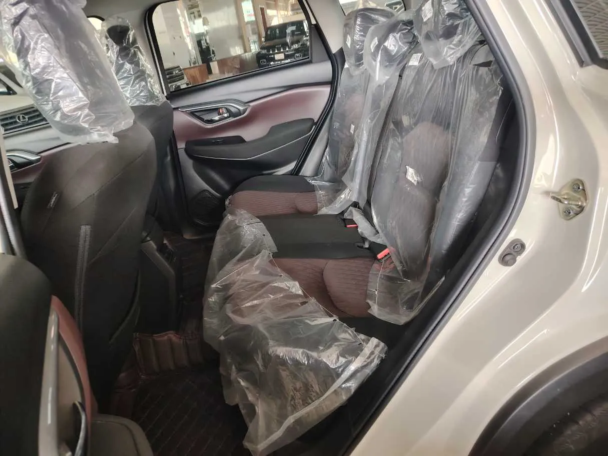 Car image 20