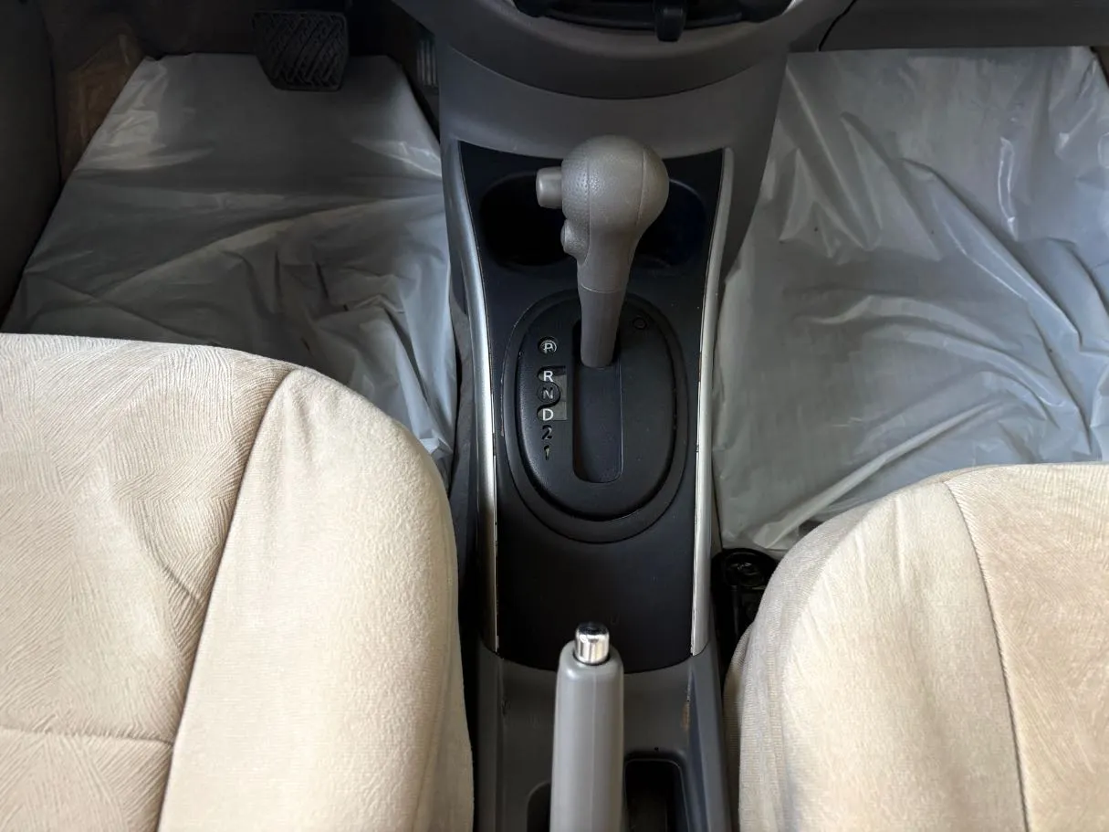 Car image 19