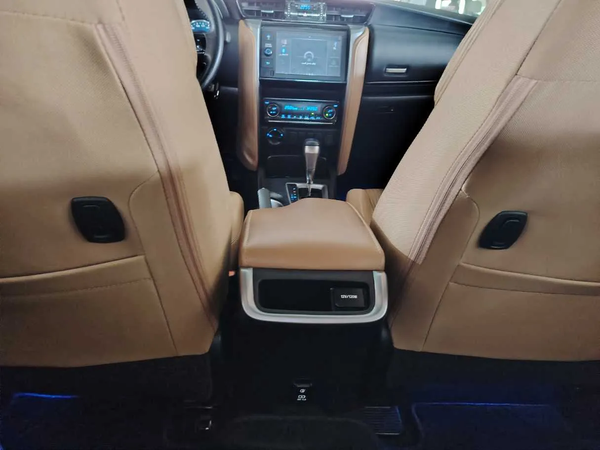 Car image 29