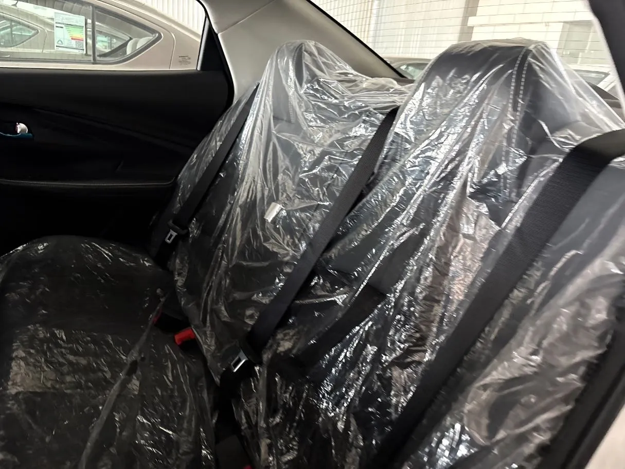 Car image 17