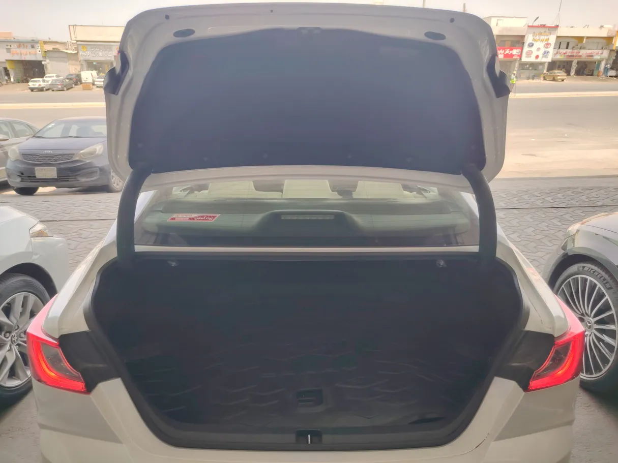 Car image 31