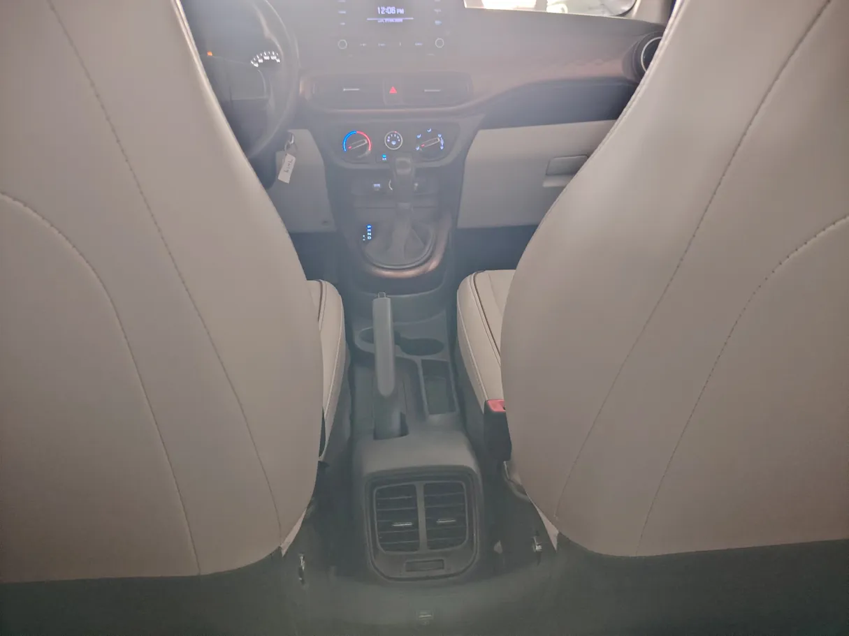 Car image 24
