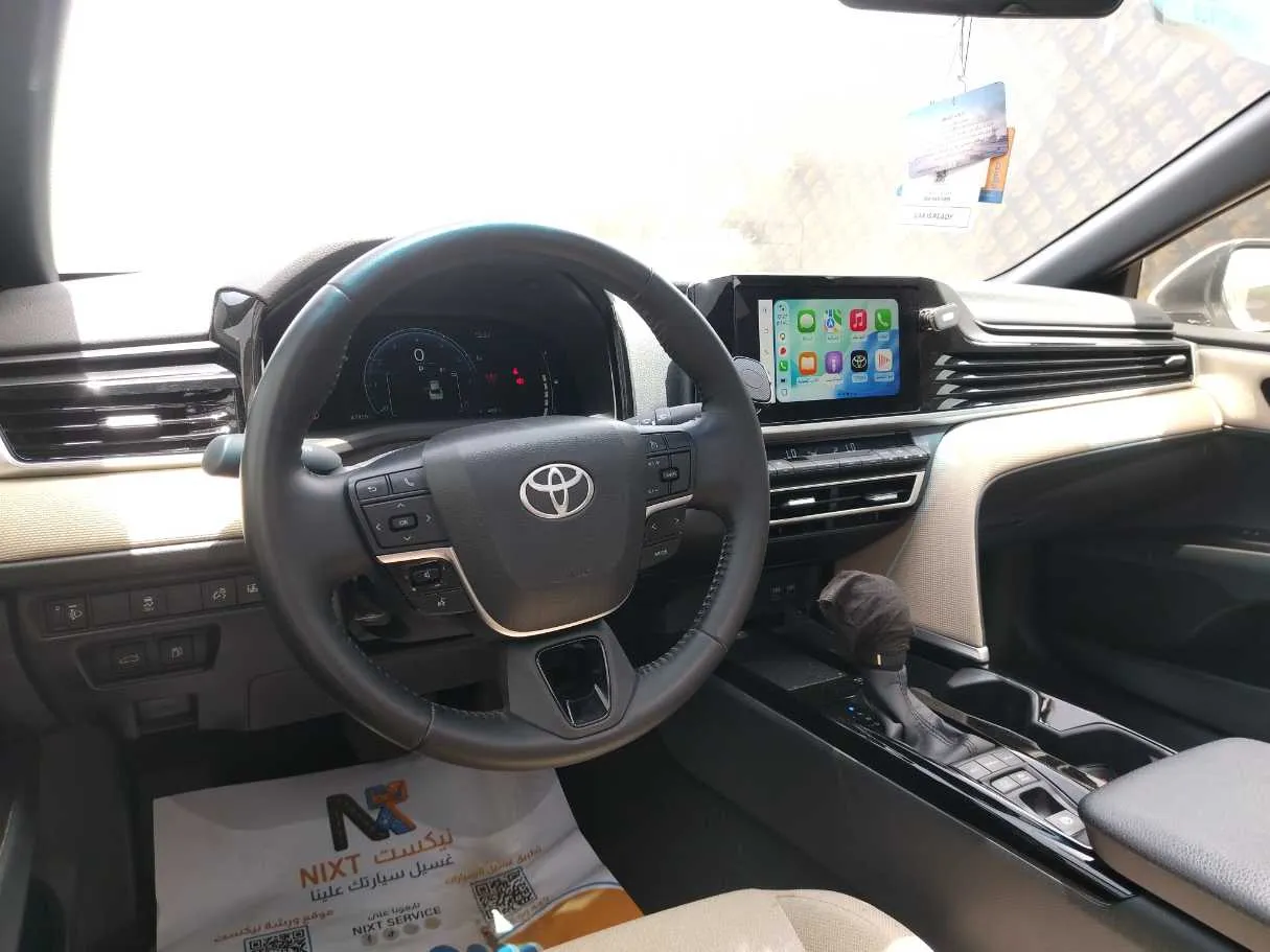 Car image 25