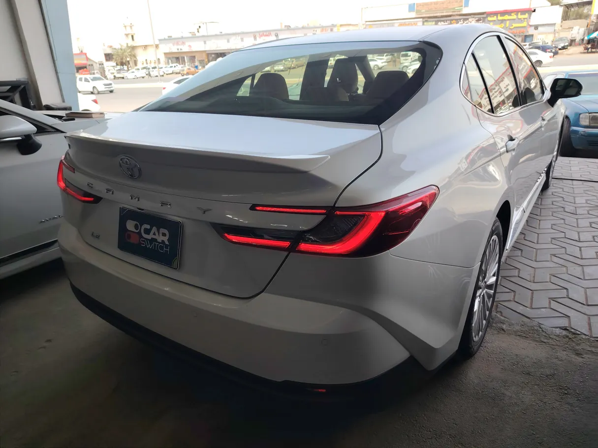Car image 5