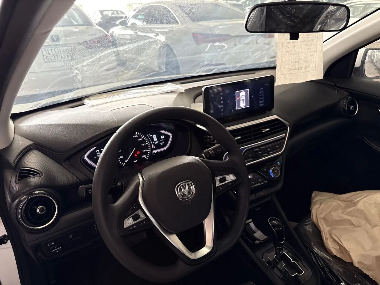 Car image 10