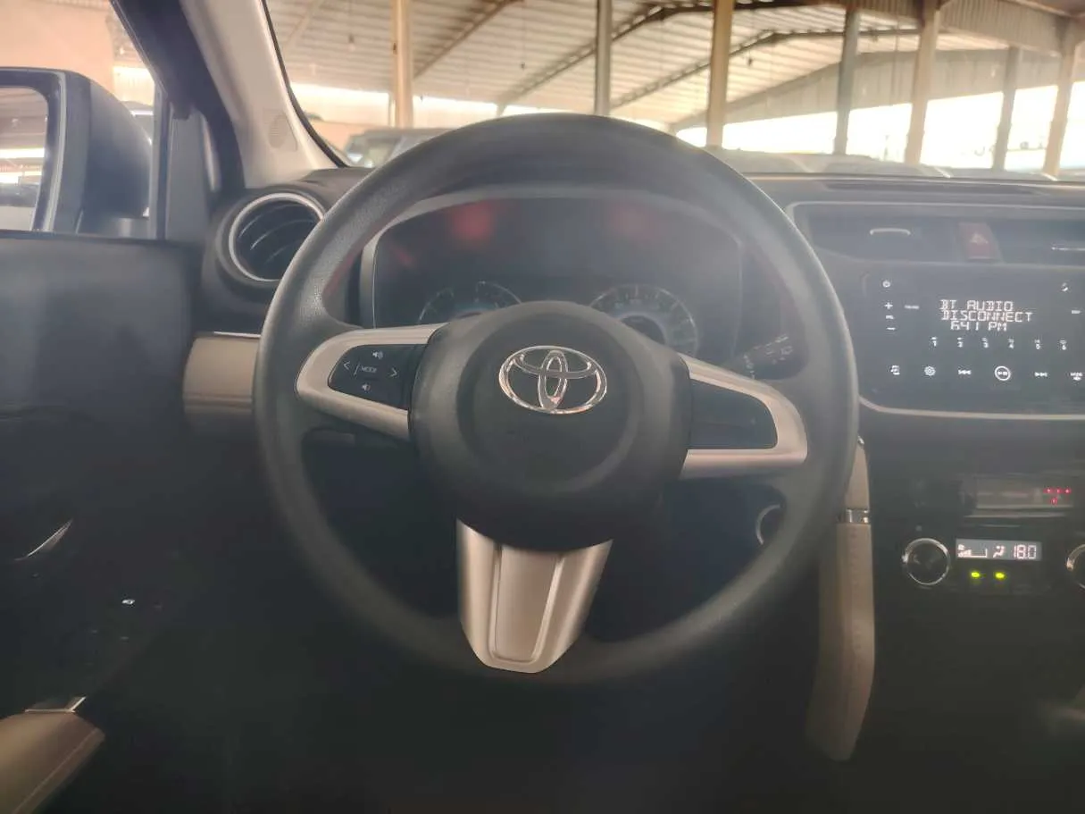 Car image 23