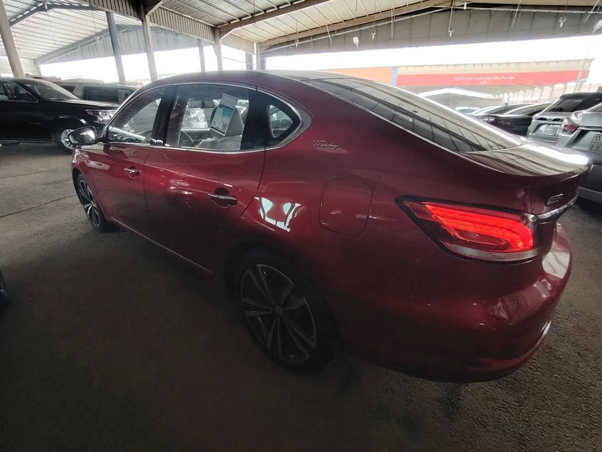 Car image 8