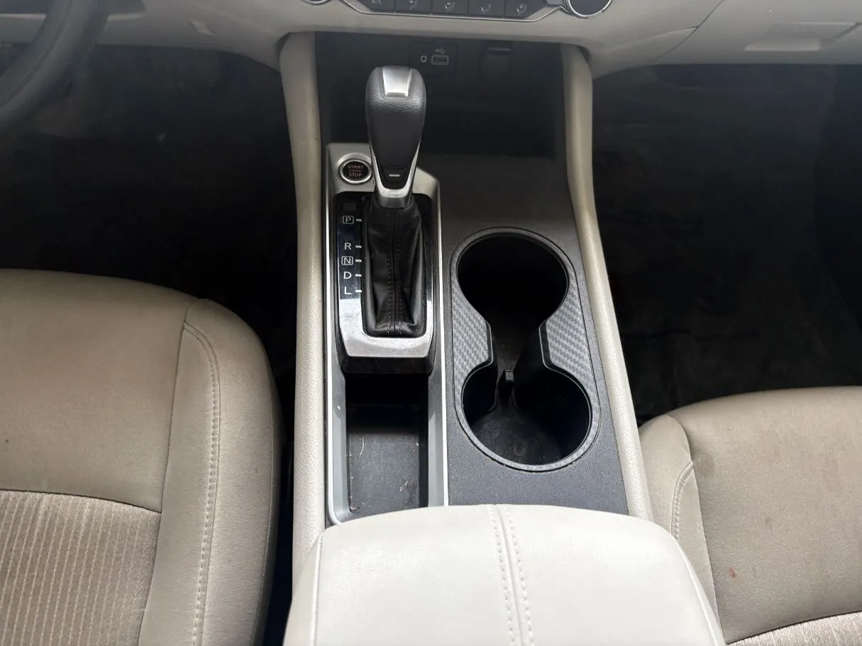 Car image 20