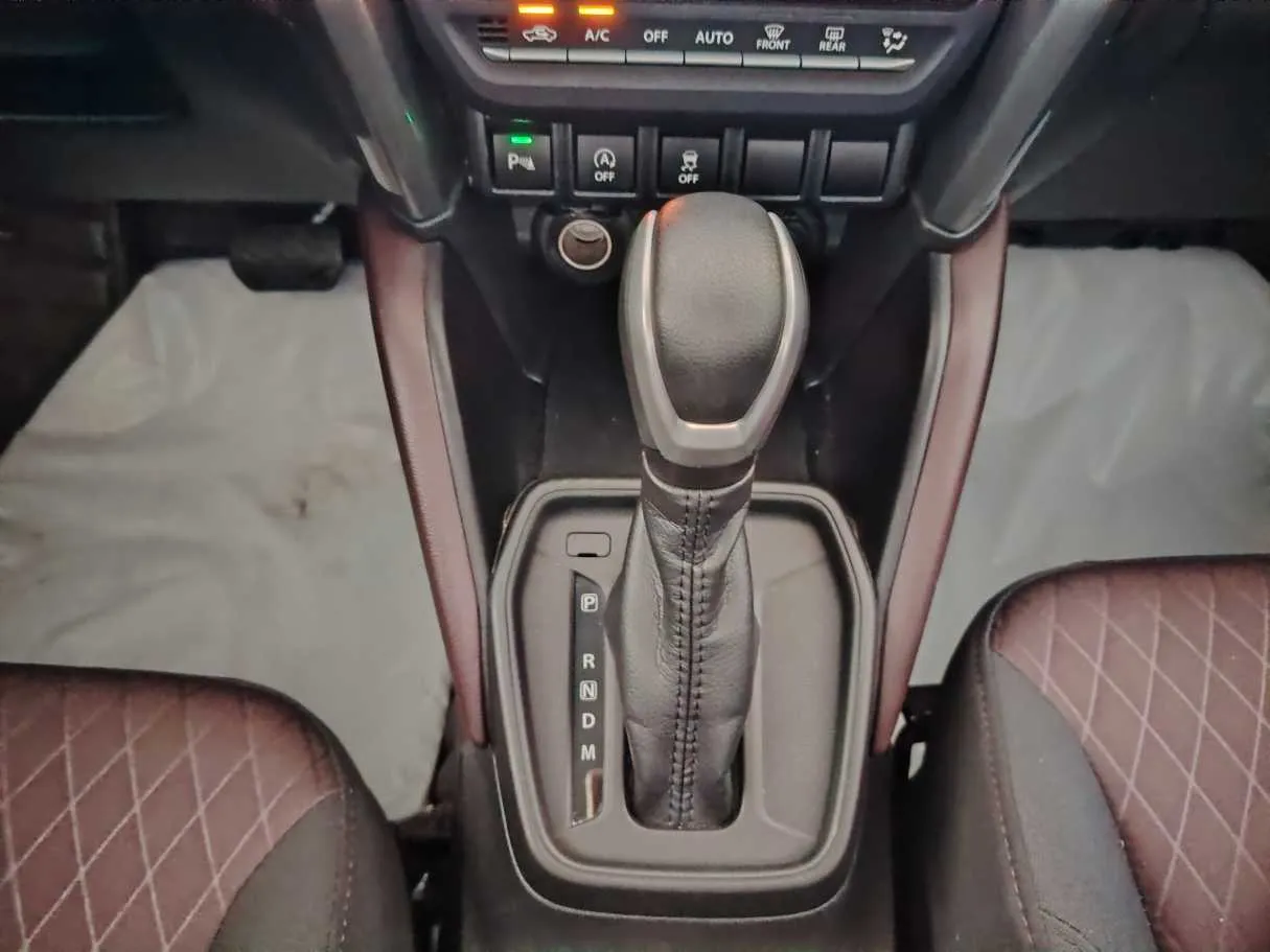 Car image 24