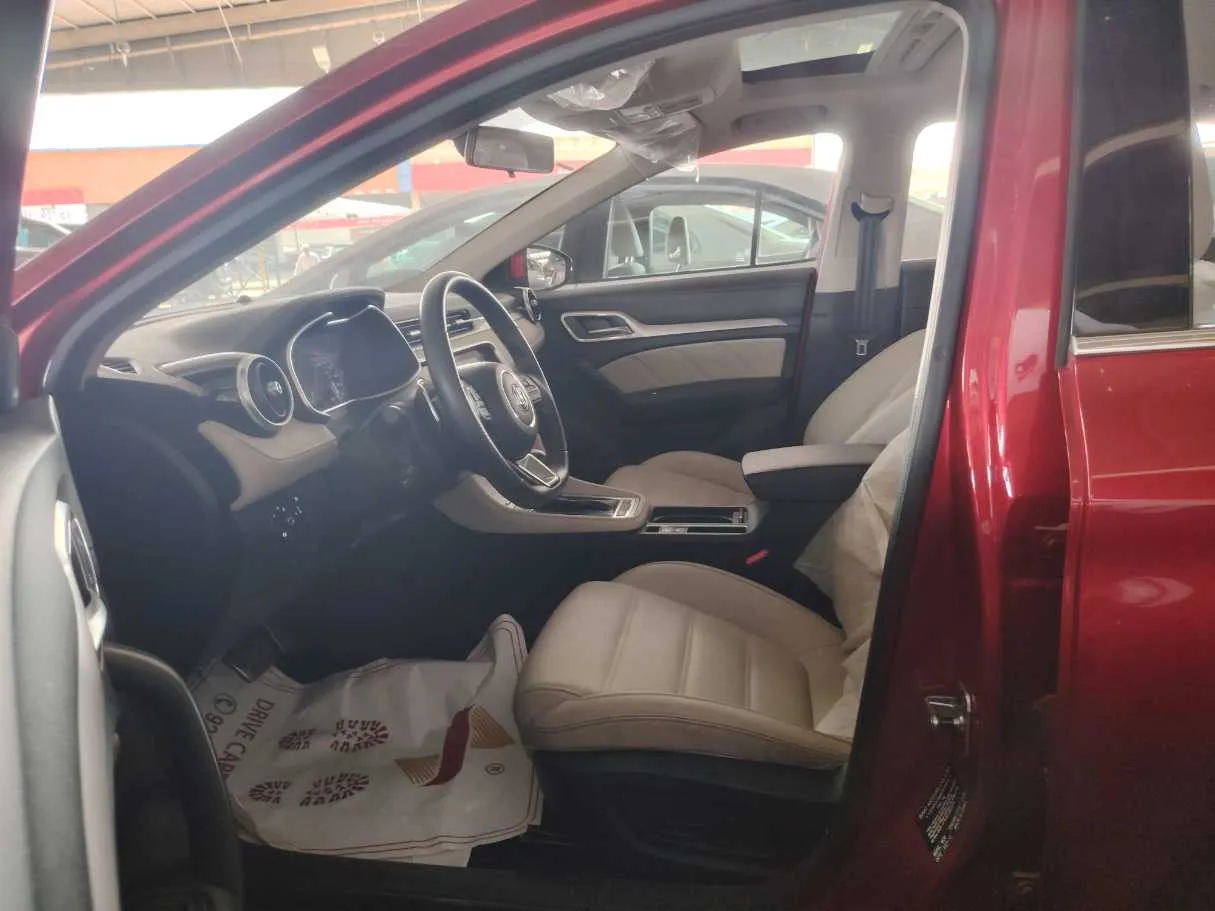 Car image 13