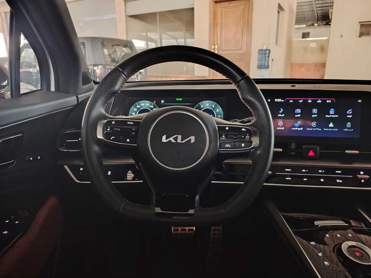 Car image 26