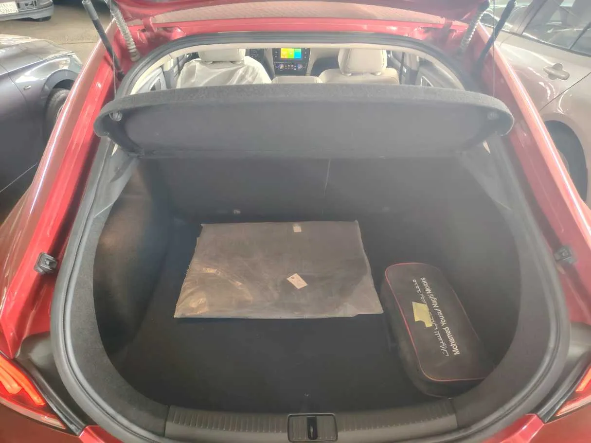 Car image 32