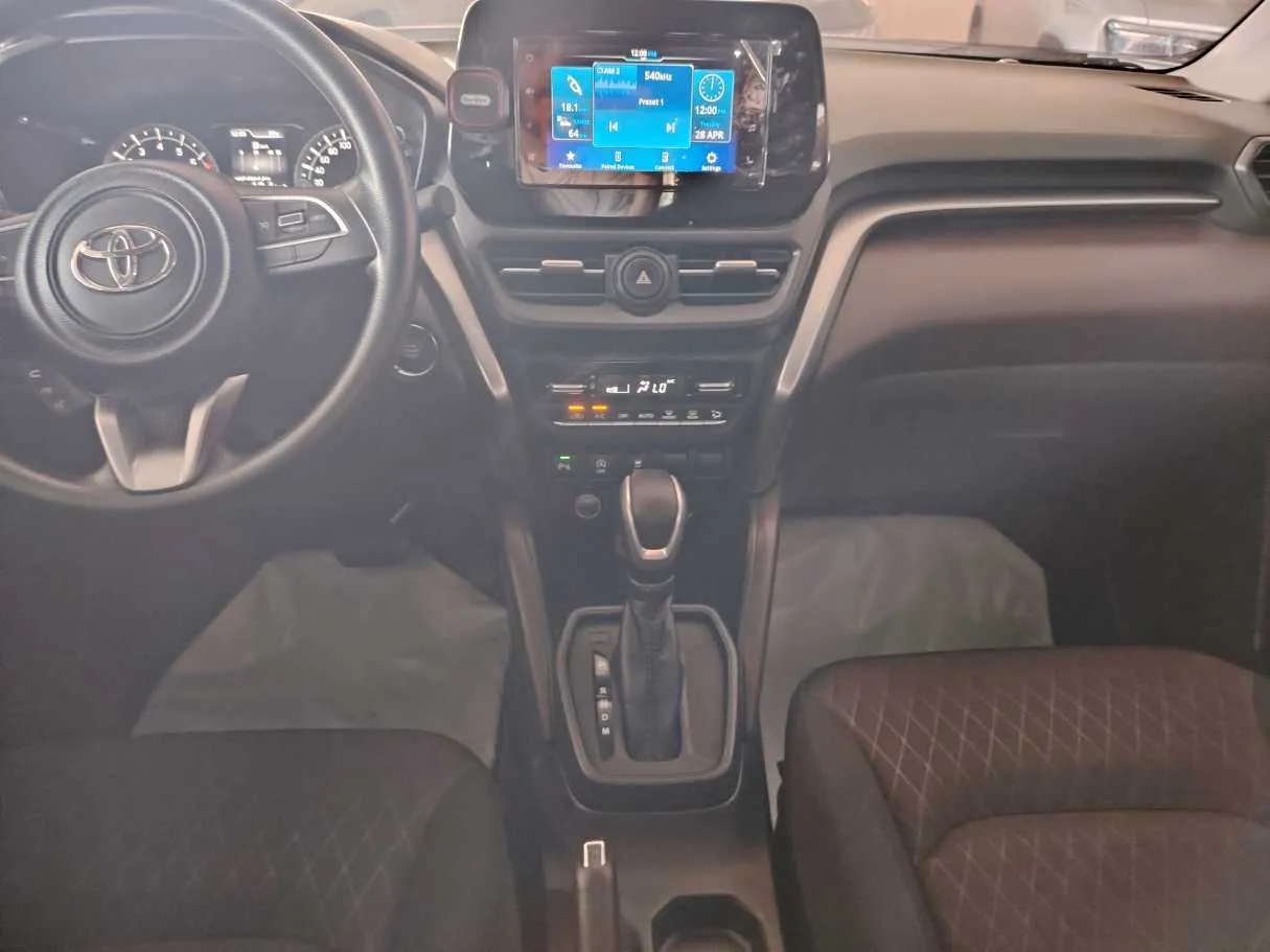 Car image 22