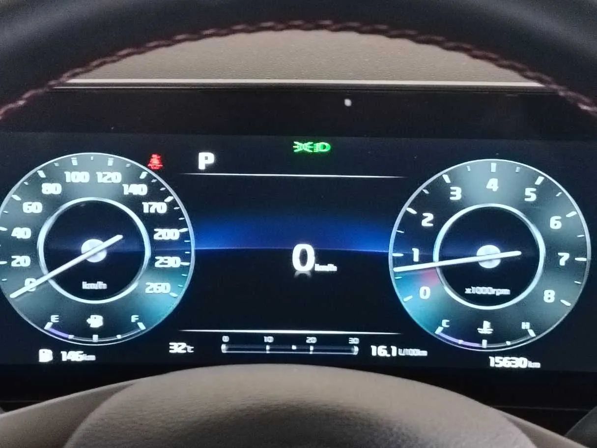 Car image 30