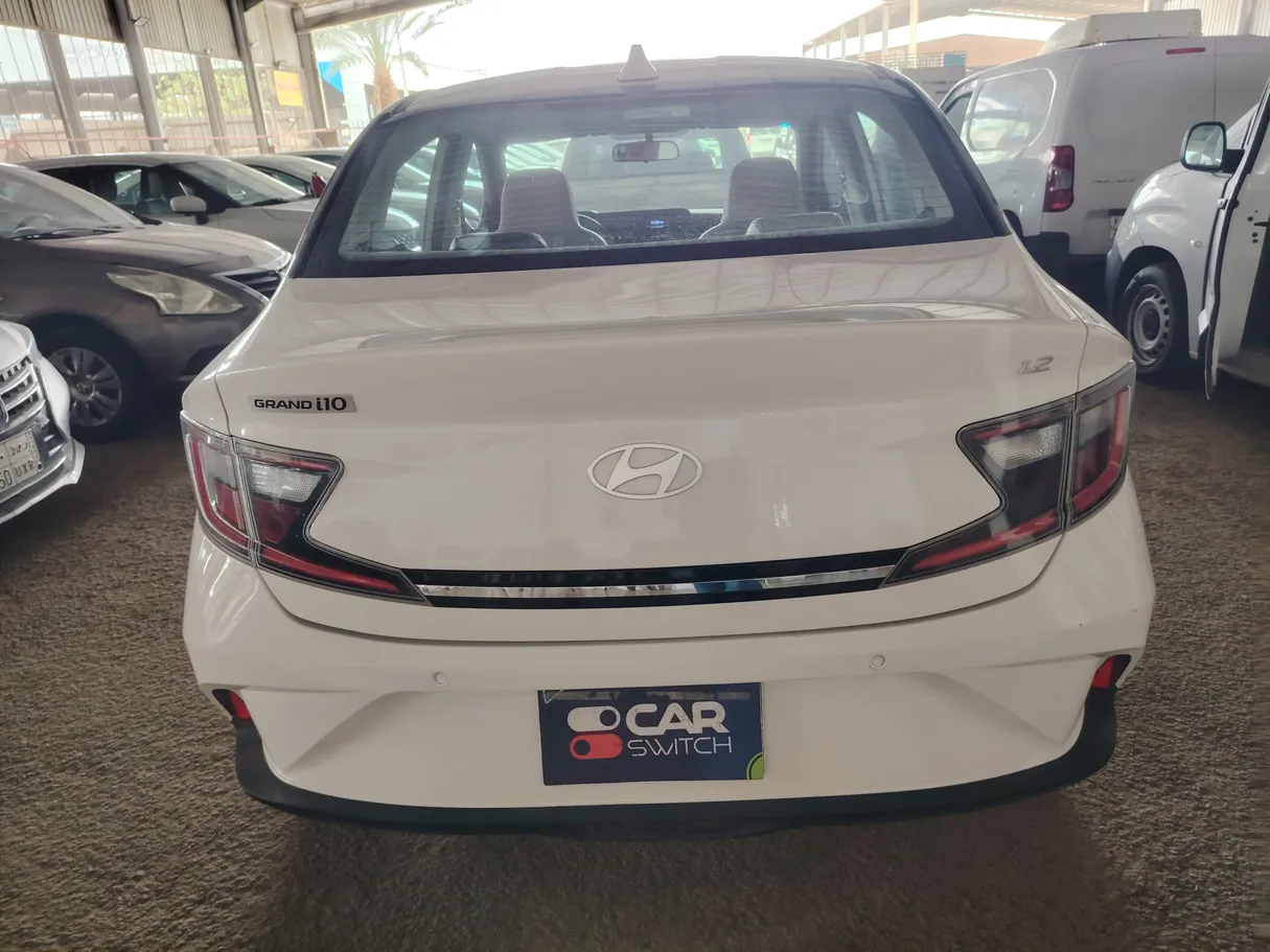 Car image 6