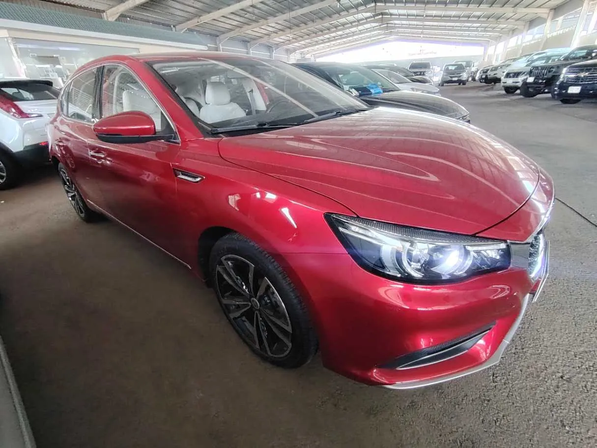 Car image 4