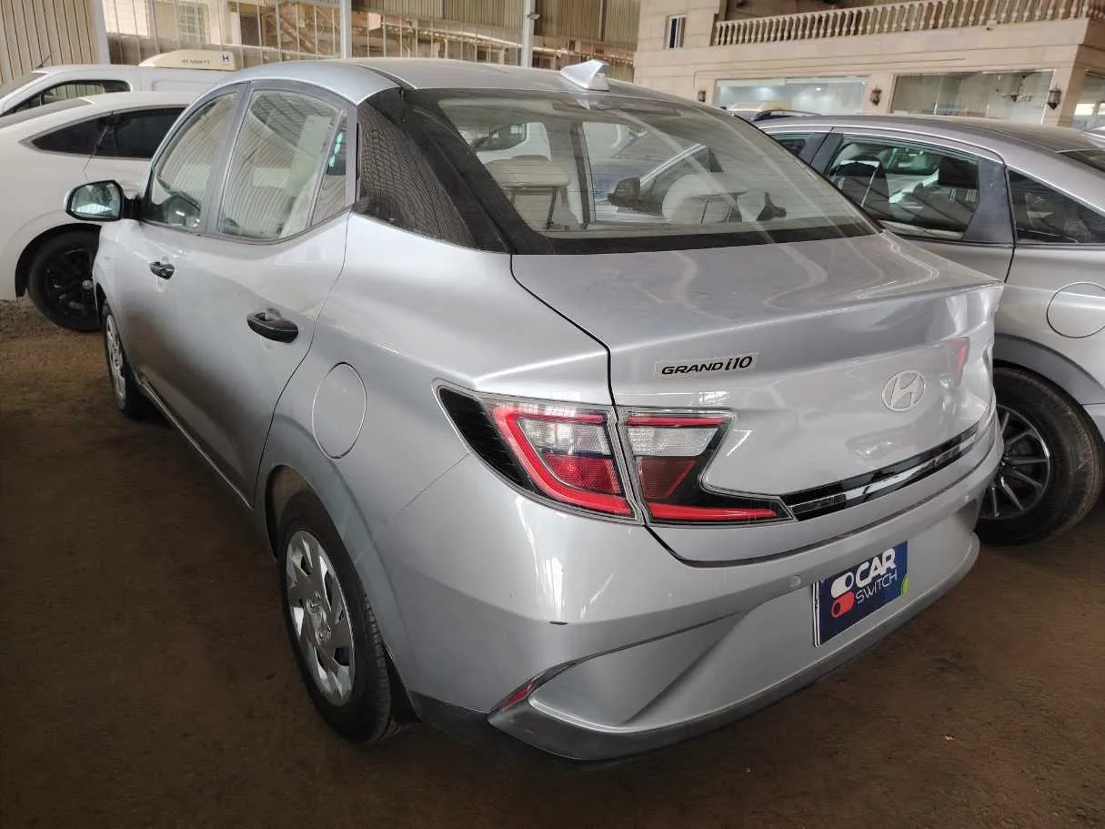 Car image 7