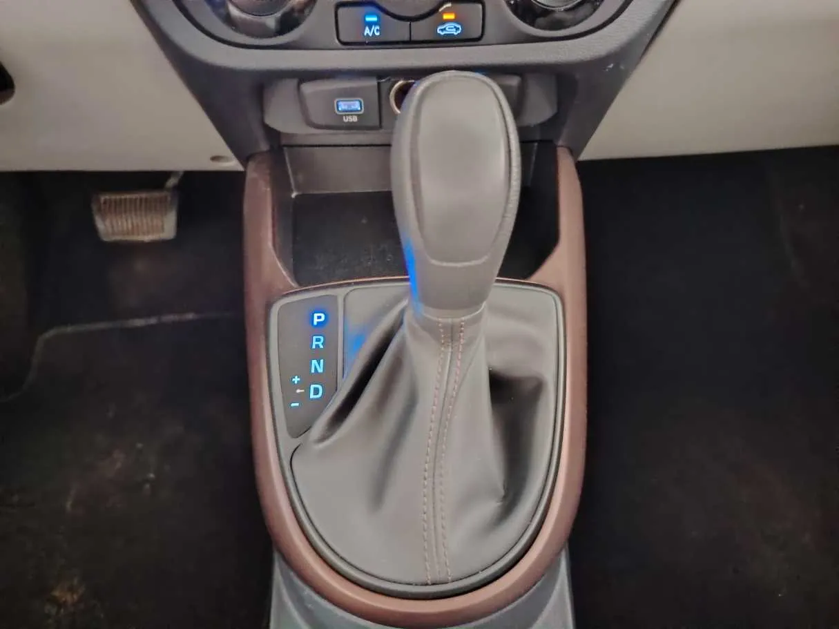 Car image 20