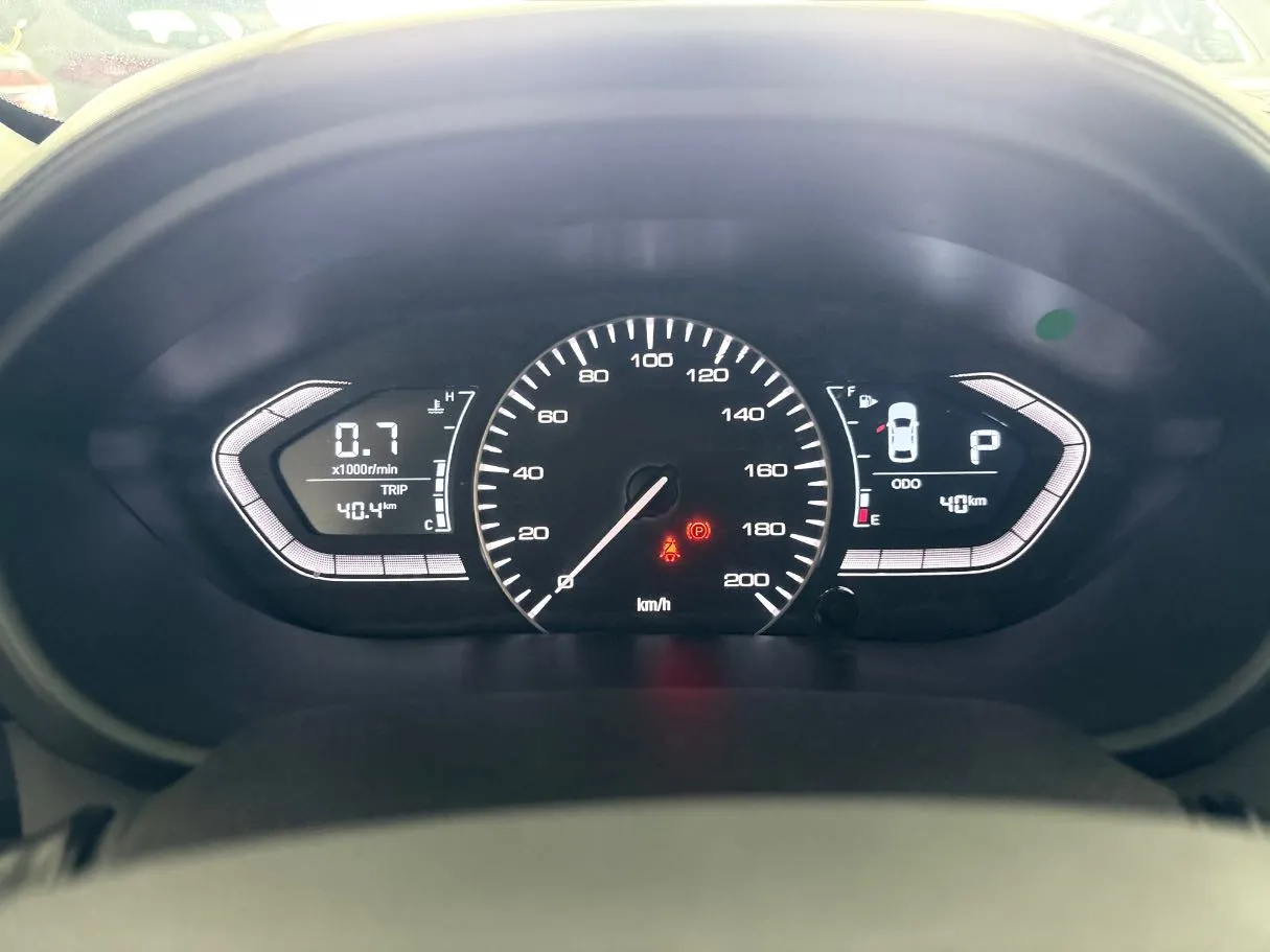 Car image 11
