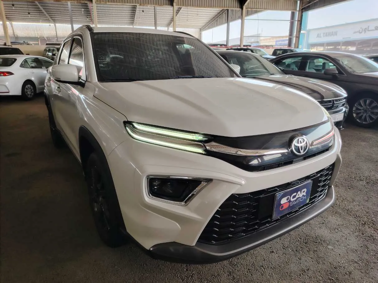 Car image 3