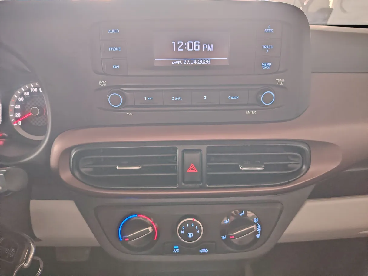 Car image 18