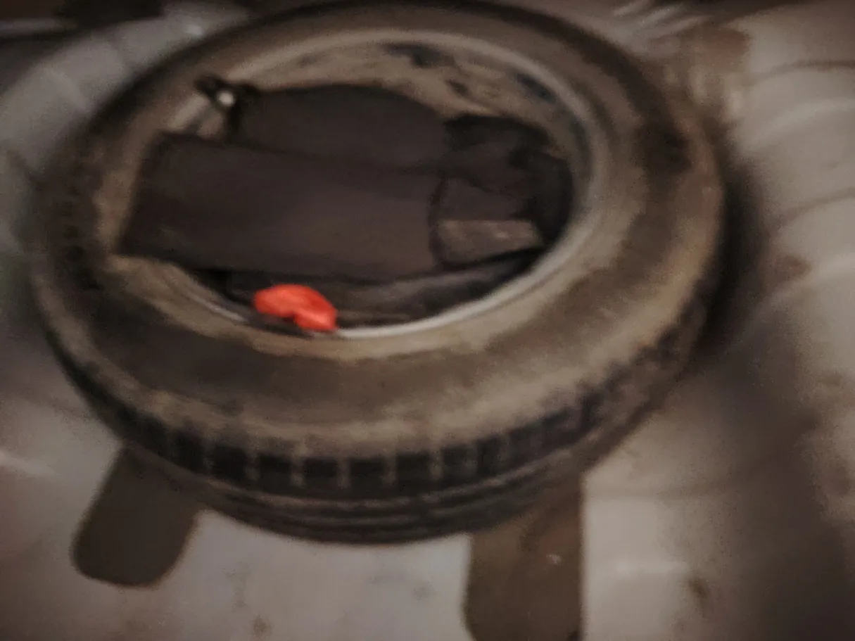 Car image 27